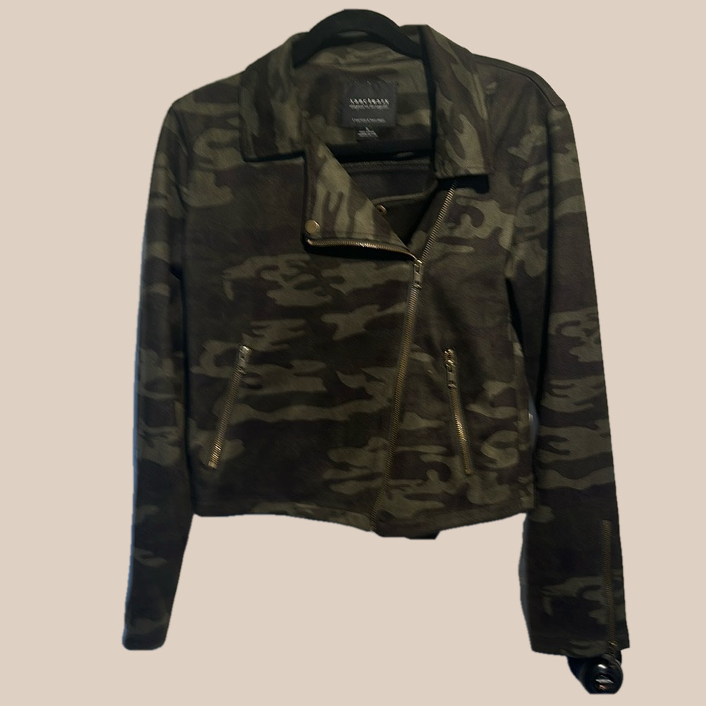 Like new Camouflage Sanctuary size small cropped moto jacket